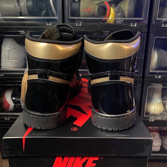 Brand new DS Jordan 1 black metallic gold - Picture 5 of 5